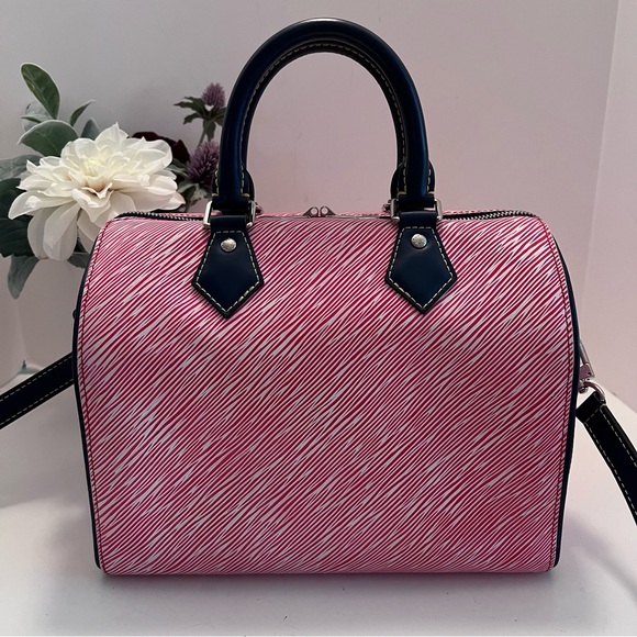 Authentic Louis Vuitton Red & White Epi Speedy 25 Bandouliere - Picture 4 of 15